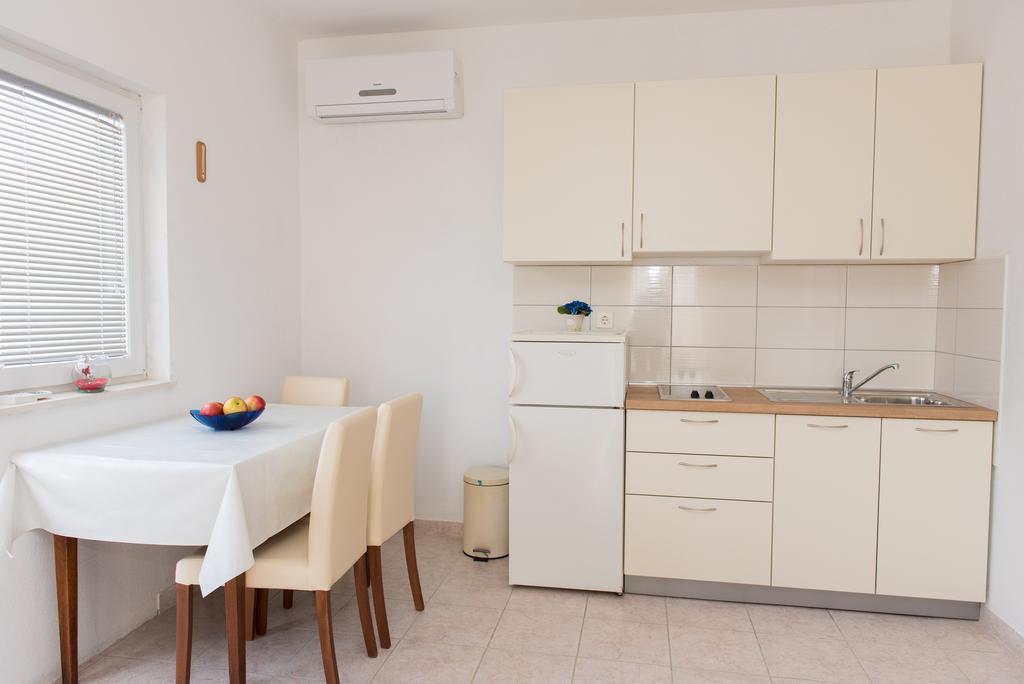 Apartment Matic Sonkovic Skradin Szoba fotó